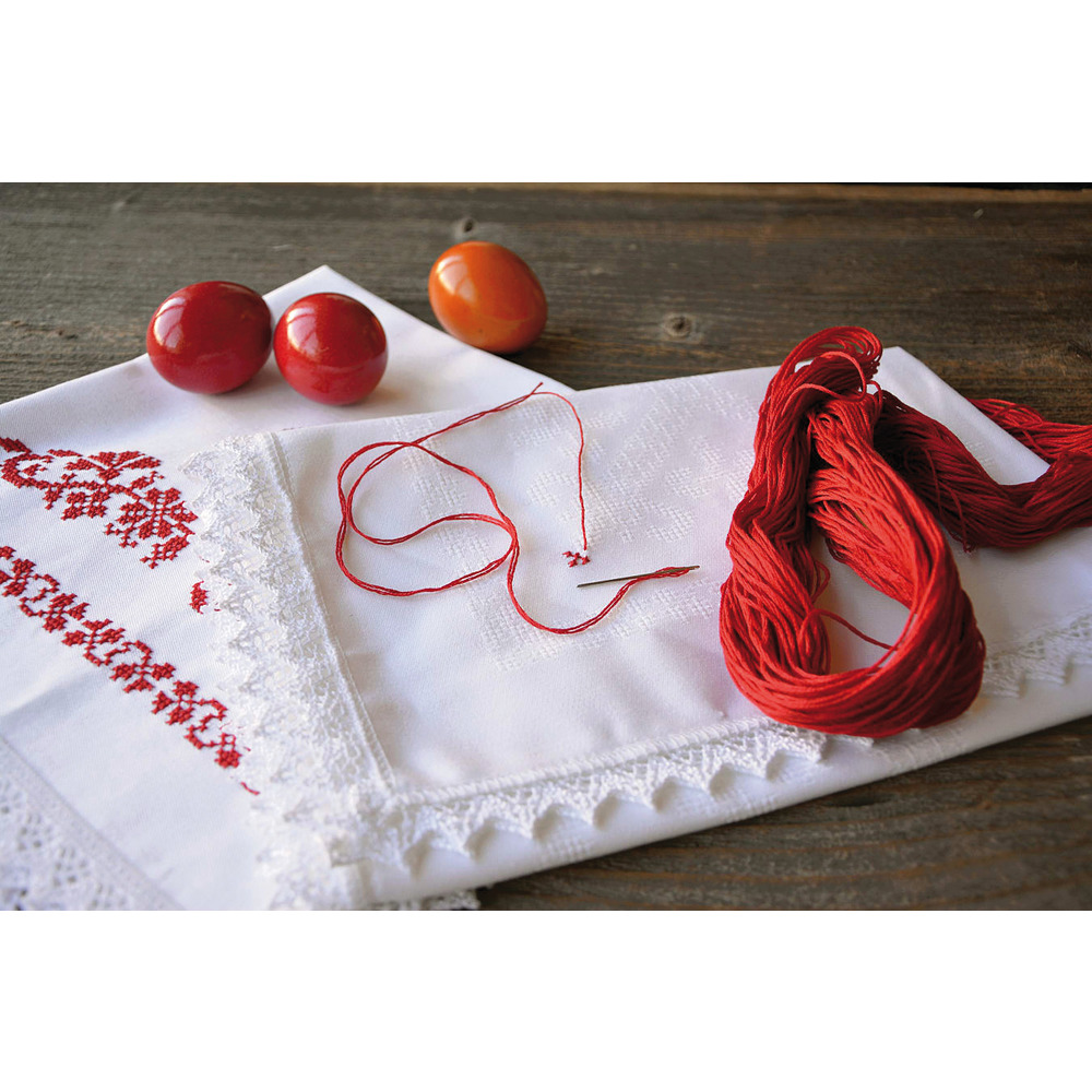 Weihkorbdecke IHS weiß mit Spitze mit rotem Garn und Nadel